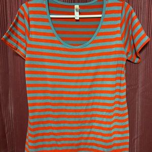 Lularoe ladies shirt size small